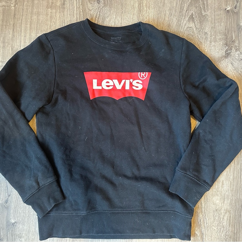 Levi's Black crewneck